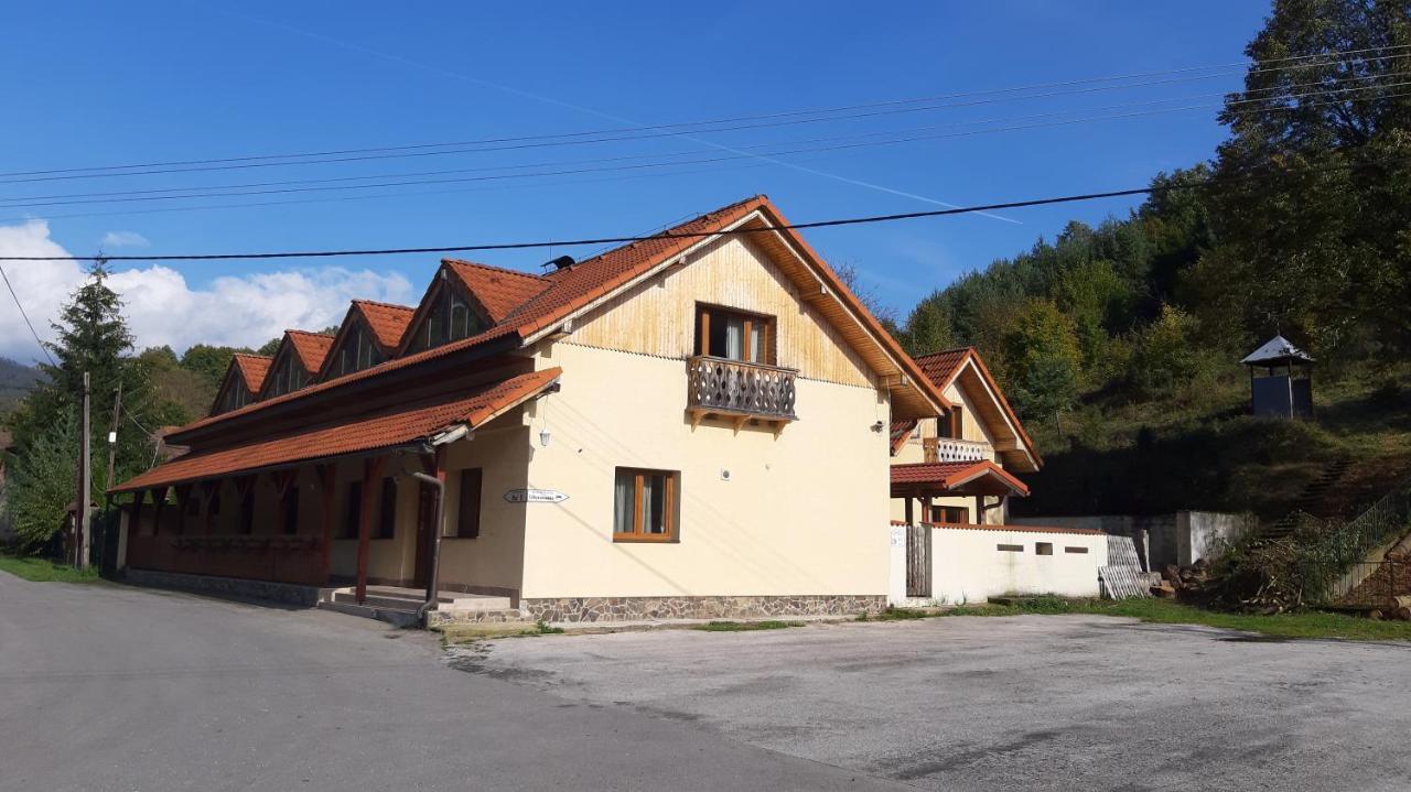 Penzion Pri Studnicke Omastina Bagian luar foto