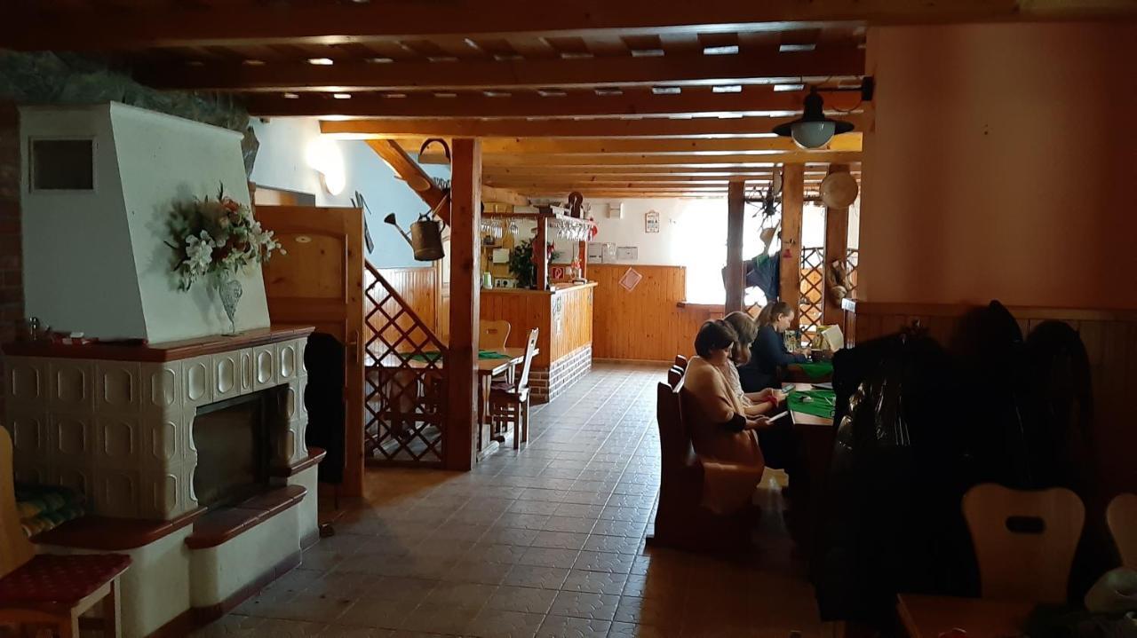 Penzion Pri Studnicke Omastina Bagian luar foto