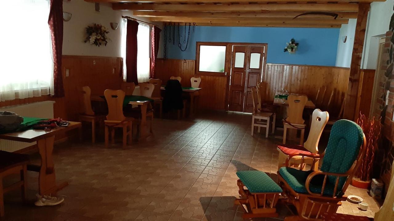 Penzion Pri Studnicke Omastina Bagian luar foto