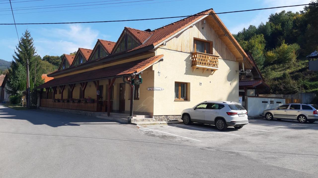 Penzion Pri Studnicke Omastina Bagian luar foto