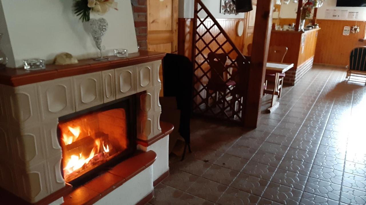 Penzion Pri Studnicke Omastina Bagian luar foto