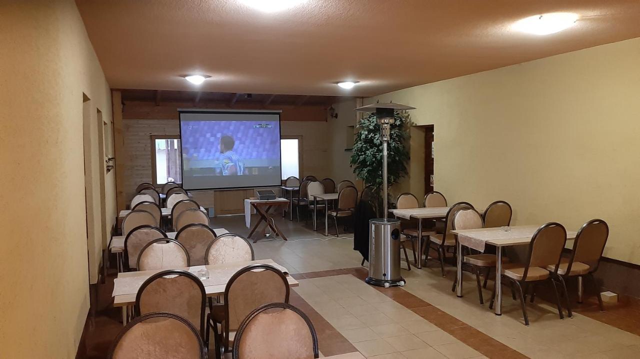 Penzion Pri Studnicke Omastina Bagian luar foto