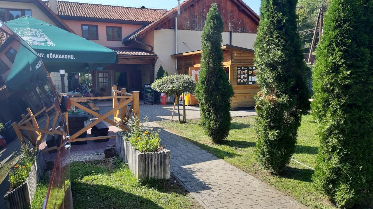 Penzion Pri Studnicke Omastina Bagian luar foto