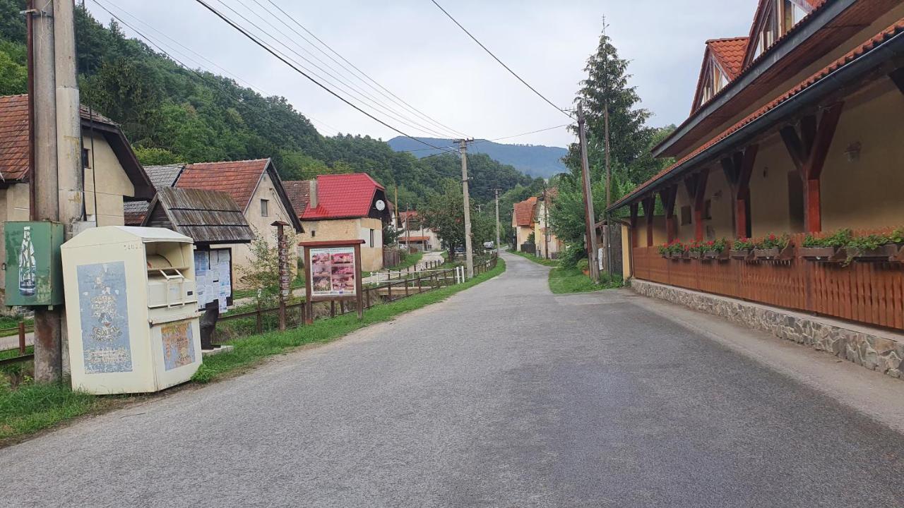 Penzion Pri Studnicke Omastina Bagian luar foto
