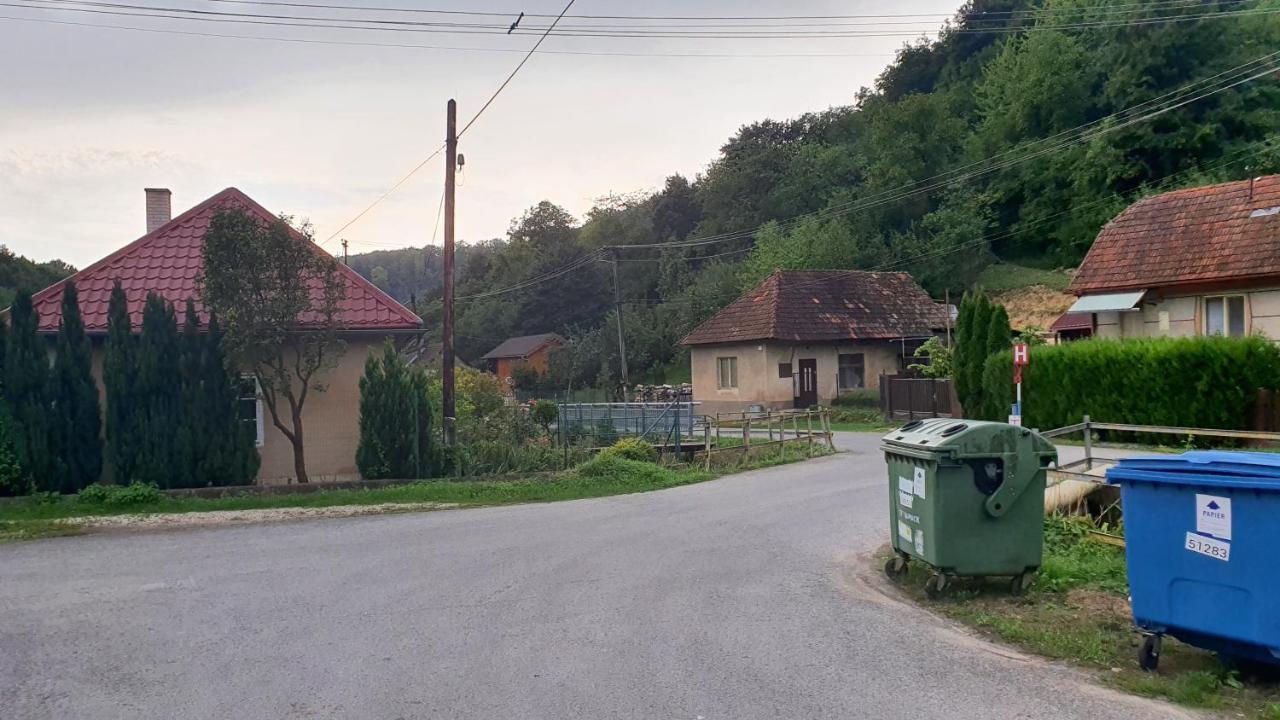 Penzion Pri Studnicke Omastina Bagian luar foto