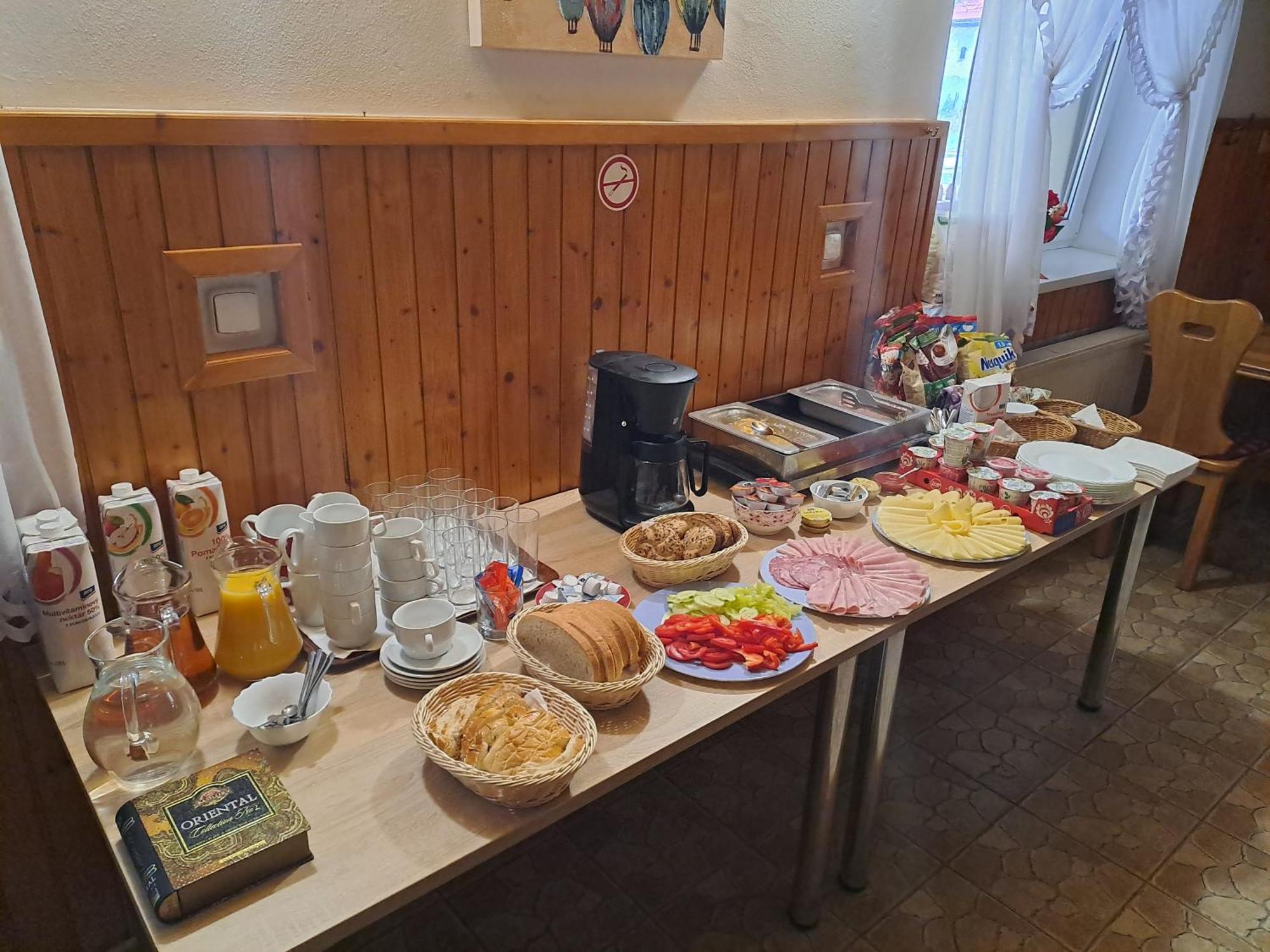Penzion Pri Studnicke Omastina Bagian luar foto